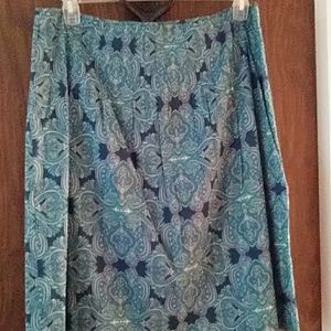 Villager liz claibourne back zip skirt Size 14.